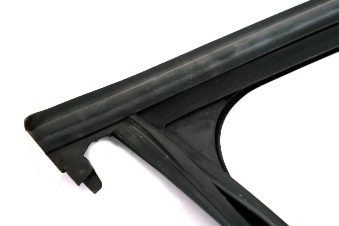 BMW E65 E66 Delantero Derecho Puerta Ventana Guia Sello Trim - SKU 8223832 - Número de pieza 8223832
