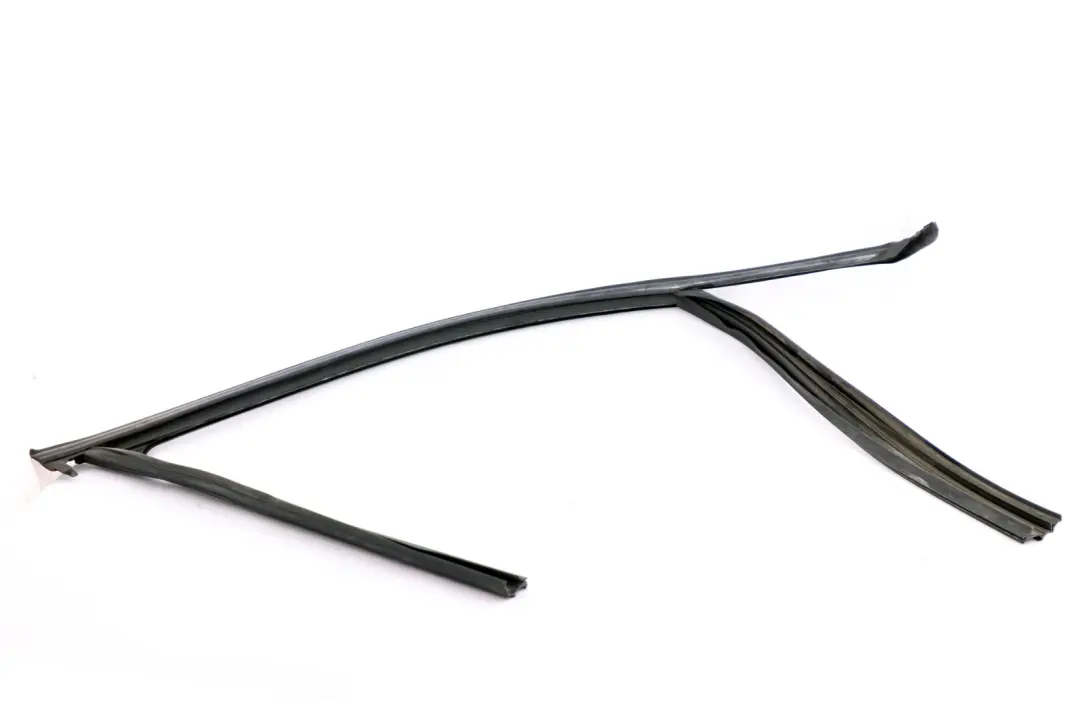 Delantero Derecho Puerta Ventana Guia Sello Embellecedor para BMW F30 F80 LCI con número de pieza 7414532 BMW F30 F80 LCI Delantero Derecho Puerta Ventana Guia Sello Embellecedor - SKU 7414532 - Número de pieza 7414532