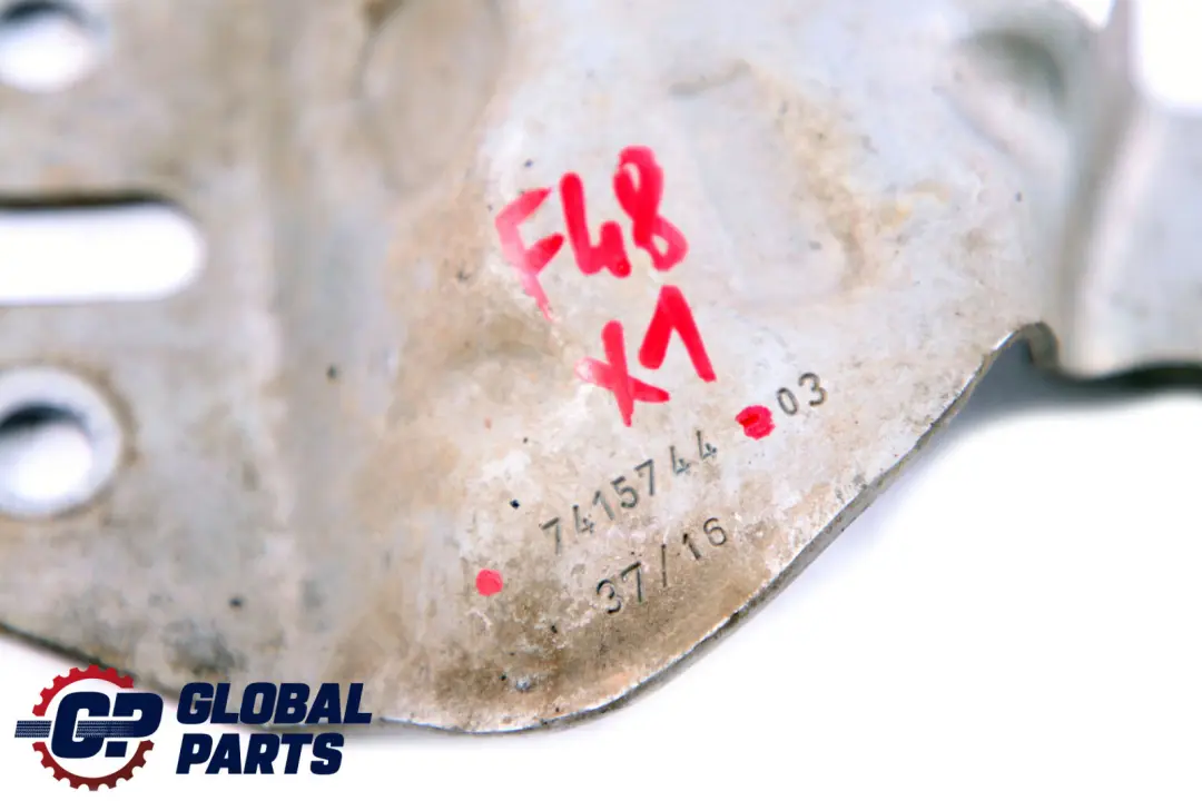 Schutzblech Kraftstoffleitungen für BMW X1 er F48 Mini Countryman F60 mit Teilenummer 7415744 BMW X1 er F48 Mini Countryman F60 Schutzblech Kraftstoffleitungen - SKU 7415744 - Teilenummer 7415744