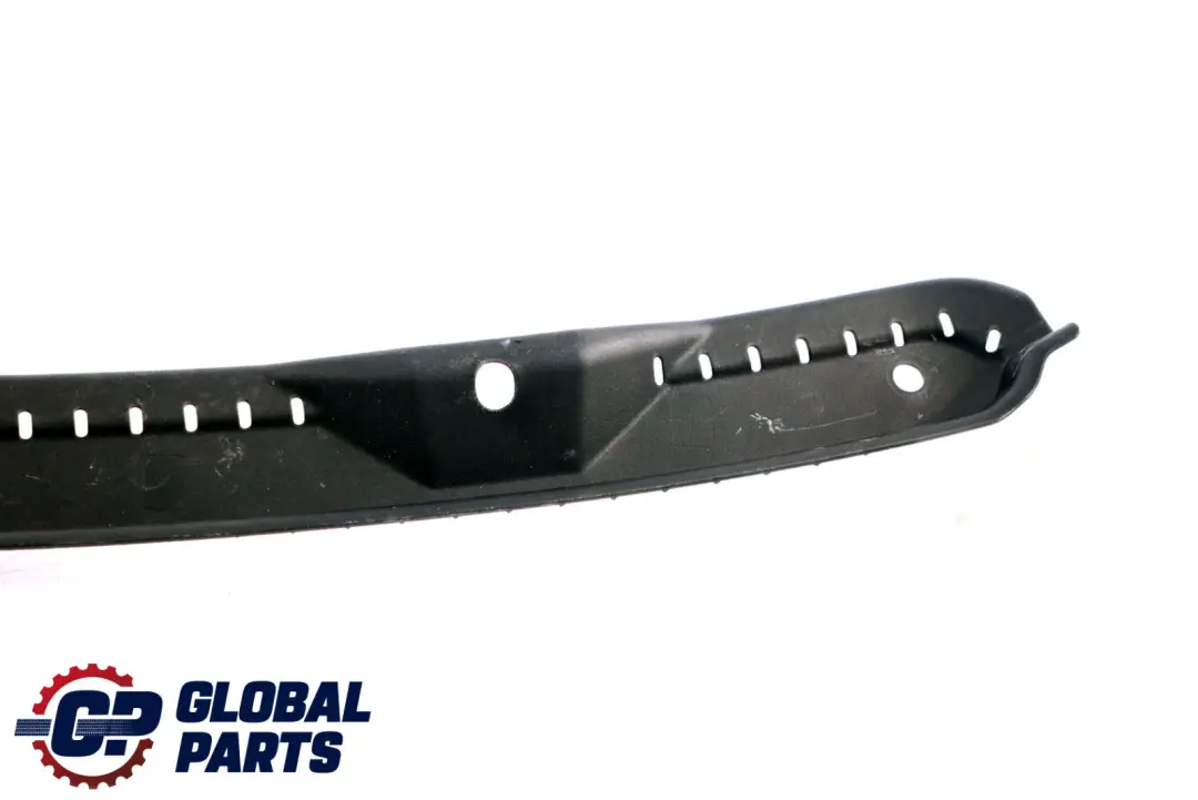 Pannello di copertura della fessura del cofano per BMW X1 F48 con numero di parte 7427124 BMW X1 F48 Pannello di copertura della fessura del cofano - SKU 7427124 - Numero di parte 7427124