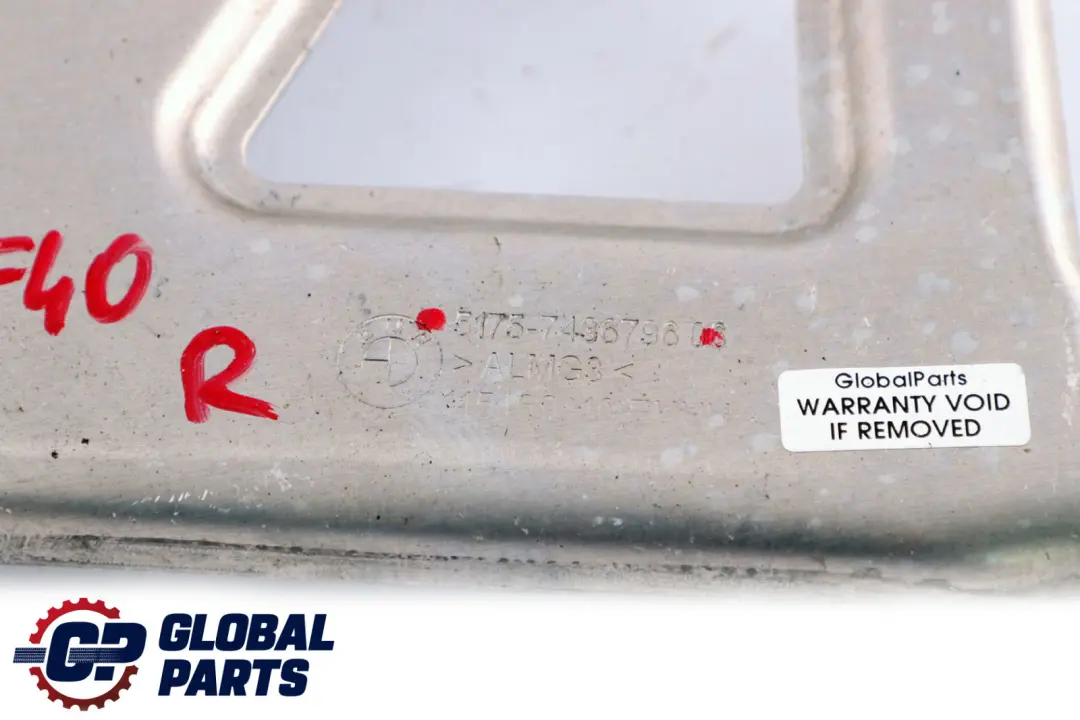 Bracket Underbody Panelling Outer Right pour BMW F40 F44 à propos du numéro de pièce 7436796 BMW F40 F44 Bracket Underbody Panelling Outer Right - SKU 7436796 - Numéro de pièce 7436796