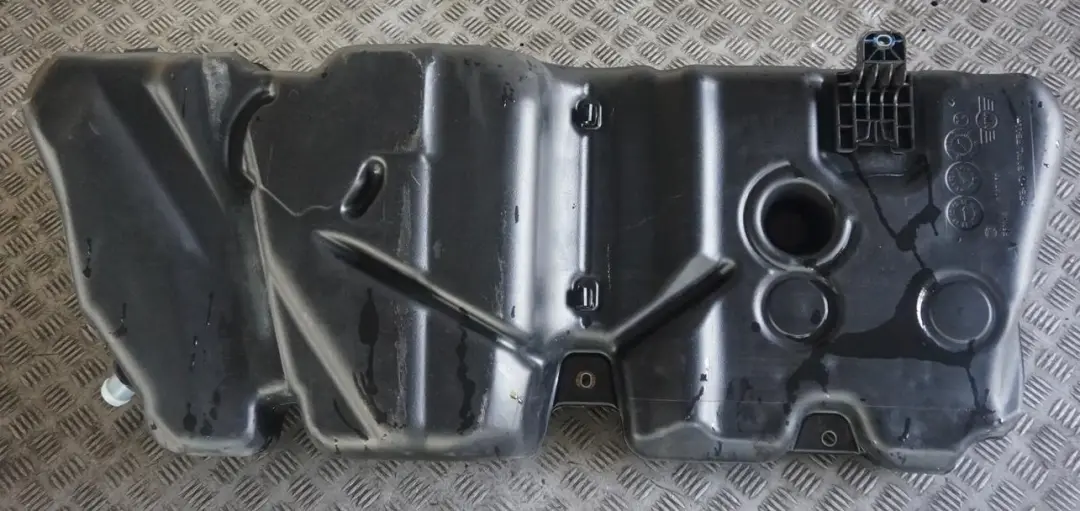 B37 B47 Diesel Kunststoff Bare Kraftstofftank 44L für Mini Cooper F55 F56 F57 mit Teilenummer 7440792 Mini Cooper F55 F56 F57 B37 B47 Diesel Kunststoff Bare Kraftstofftank 44L - SKU 7440792-1 - Teilenummer 7440792