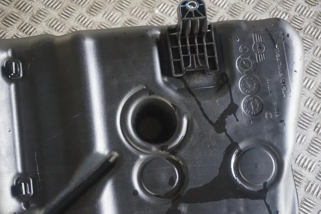 B37 B47 Réservoir carburant plastique pour diesel 44L pour Mini Cooper F55 F56 F57 à propos du numéro de pièce 7440792 Mini Cooper F55 F56 F57 B37 B47 Réservoir carburant plastique pour diesel 44L - SKU 7440792-1 - Numéro de pièce 7440792