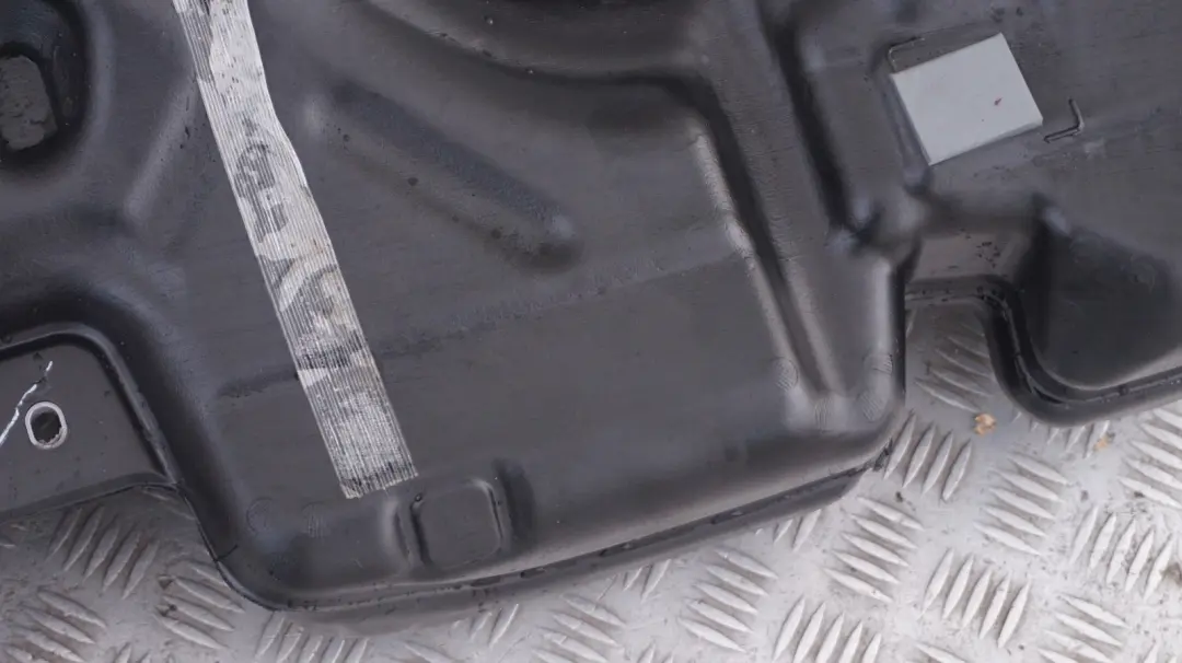 B37 B47 Diesel Tanque De combustible De plastico para Mini Cooper F55 F56 F57 con número de pieza 7440792 Mini Cooper F55 F56 F57 B37 B47 Diesel Tanque De combustible De plastico - SKU 7440792 - Número de pieza 7440792