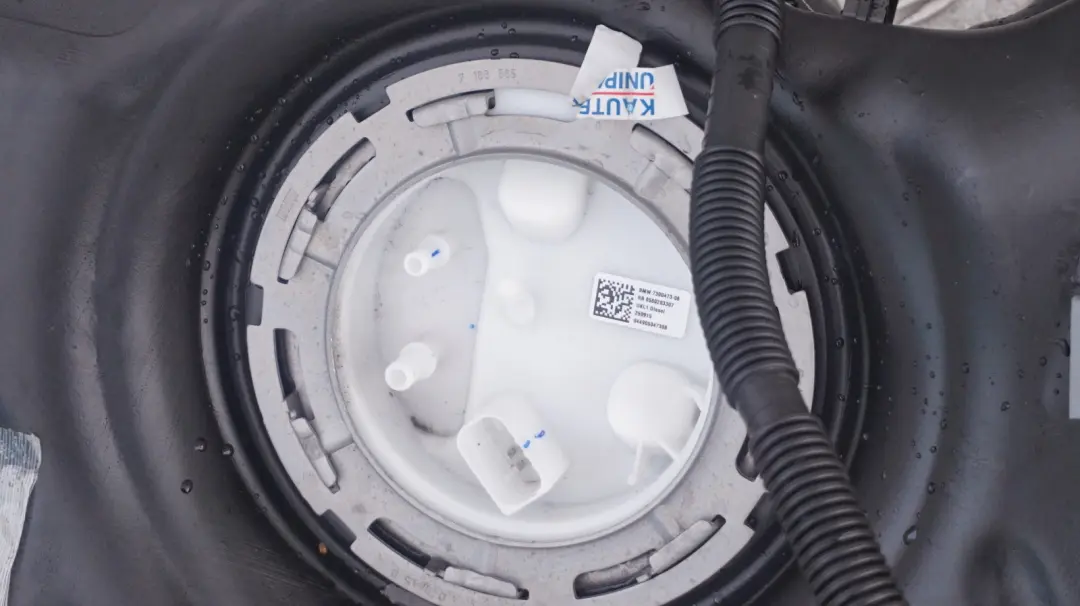 B37 B47 Diesel Kraftstofftank Kunststoff 44L für BMW Mini Cooper F55 F56 F57 mit Teilenummer 7440792 BMW Mini Cooper F55 F56 F57 B37 B47 Diesel Kraftstofftank Kunststoff 44L - SKU 7440792 - Teilenummer 7440792