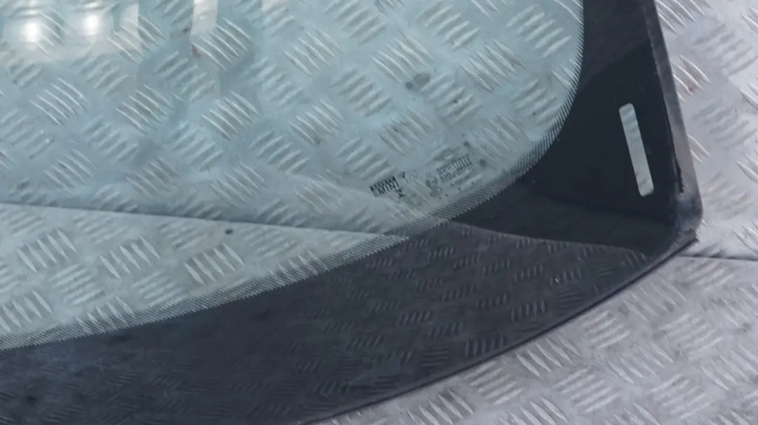 Szyba przednia AS1 do Mini Cooper F55 F56 F57 o numerze 7443869 Mini Cooper F55 F56 F57 Szyba przednia AS1 - SKU 7443869 - Numer Części 7443869