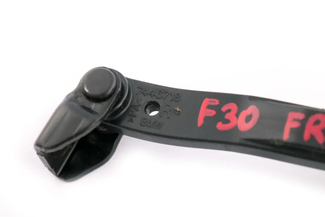 Cerniera freno porta anteriore destra per BMW F30 F31 F80 M3 con numero di parte 7446718 BMW F30 F31 F80 M3 Cerniera freno porta anteriore destra - SKU 7446718 - Numero di parte 7446718
