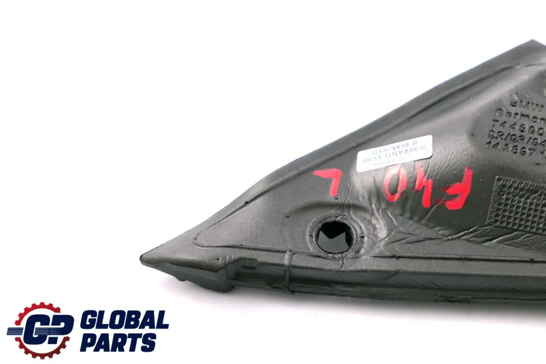 Guarnizione Specchietto Triangolo Esterno Sinistro per BMW 1 Series F40 con numero di parte 7448001 BMW 1 Series F40 Guarnizione Specchietto Triangolo Esterno Sinistro - SKU 7448001 - Numero di parte 7448001