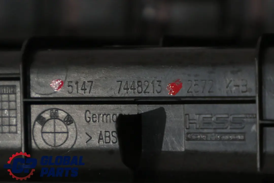 Copertura della soglia di carico del bagagliaio nero per BMW F40 con numero di parte 7448213 BMW F40 Copertura della soglia di carico del bagagliaio nero - SKU 7448213 - Numero di parte 7448213