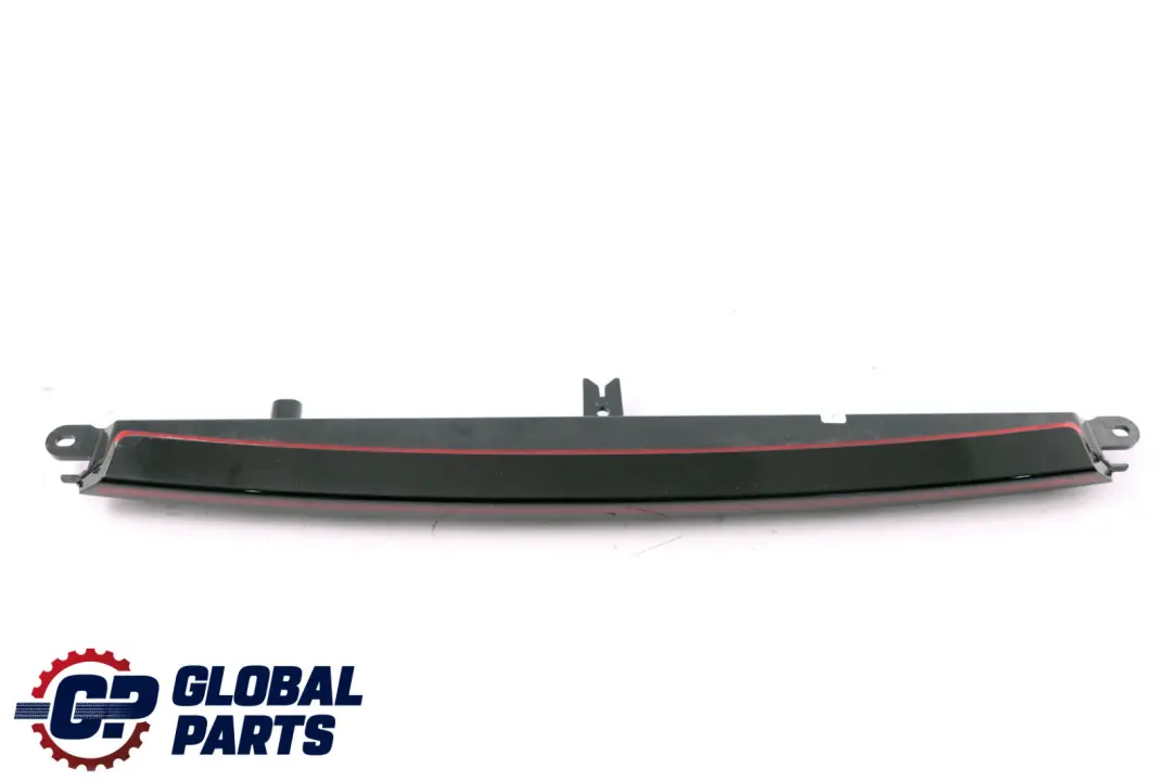 Luz de Freno Trasera Tercera Luz de Freno Faro para BMW F40 con número de pieza 7450659 BMW F40 Luz de Freno Trasera Tercera Luz de Freno Faro - SKU 7450659 - Número de pieza 7450659