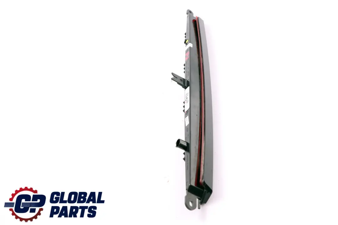 Tylne Światło Hamowania Trzecie Światło Stopu do BMW F40 o numerze 7450659 BMW F40 Tylne Światło Hamowania Trzecie Światło Stopu - SKU 7450659 - Numer Części 7450659