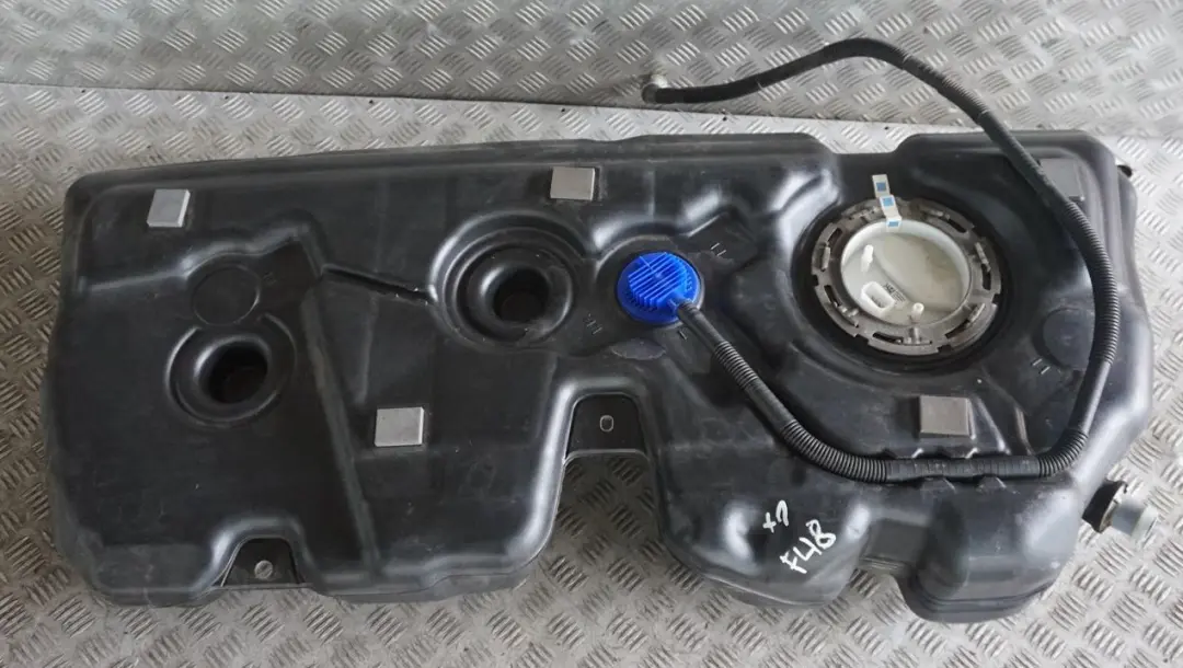 Zbiornik Paliwa Diesel do BMW 2 X1 X2 F39 F45 F48 Mini Countryman F60 o numerze 7453428 BMW 2 X1 X2 F39 F45 F48 Mini Countryman F60 Zbiornik Paliwa Diesel - SKU 7453428 - Numer Części 7453428