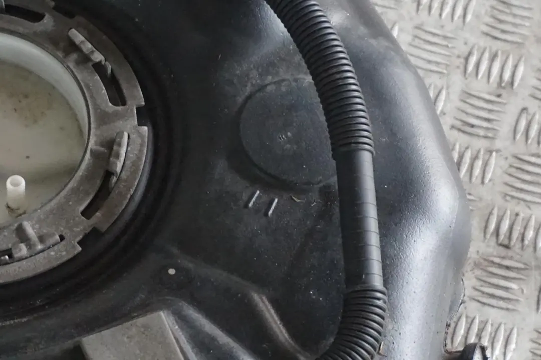 BMW 2 X1 X2 F39 F45 F48 Mini Countryman F60 Tanque combustible completo Diesel - SKU 7453428 - Número de pieza 7453428
