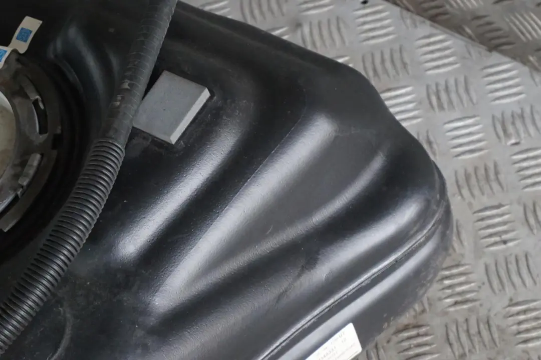 Tanque combustible completo Diesel para BMW 2 X1 X2 F39 F45 F48 Mini Countryman F60 con número de pieza 7453428 BMW 2 X1 X2 F39 F45 F48 Mini Countryman F60 Tanque combustible completo Diesel - SKU 7453428 - Número de pieza 7453428