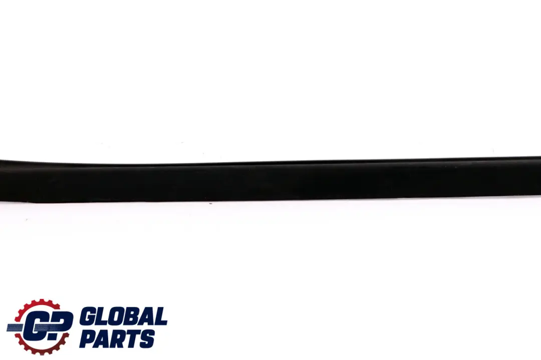 BMW F40 Izquierda Parabrisas Moldura de goteo Trim Negro - SKU 7453949 - Número de pieza 7453949