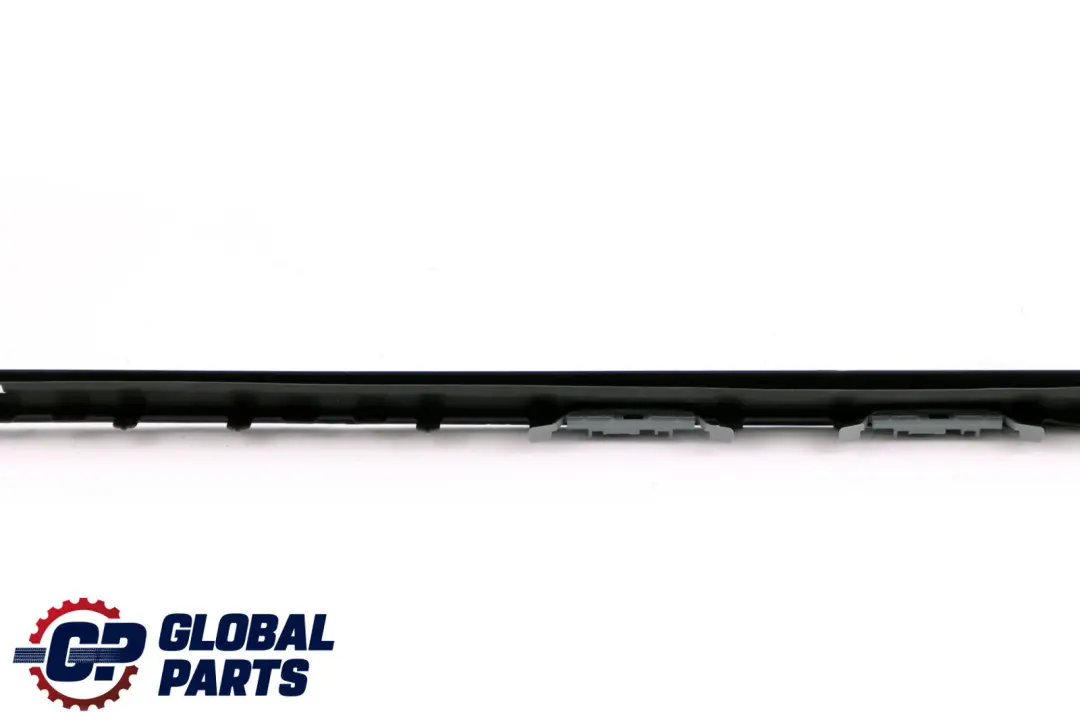 BMW F40 Links Windschutzscheibe Drip Moulding Trim Schwarz - SKU 7453949 - Teilenummer 7453949