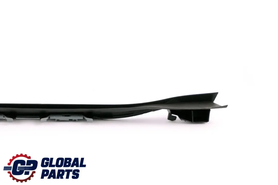 Links Windschutzscheibe Drip Moulding Trim Schwarz für BMW F40 mit Teilenummer 7453949 BMW F40 Links Windschutzscheibe Drip Moulding Trim Schwarz - SKU 7453949 - Teilenummer 7453949