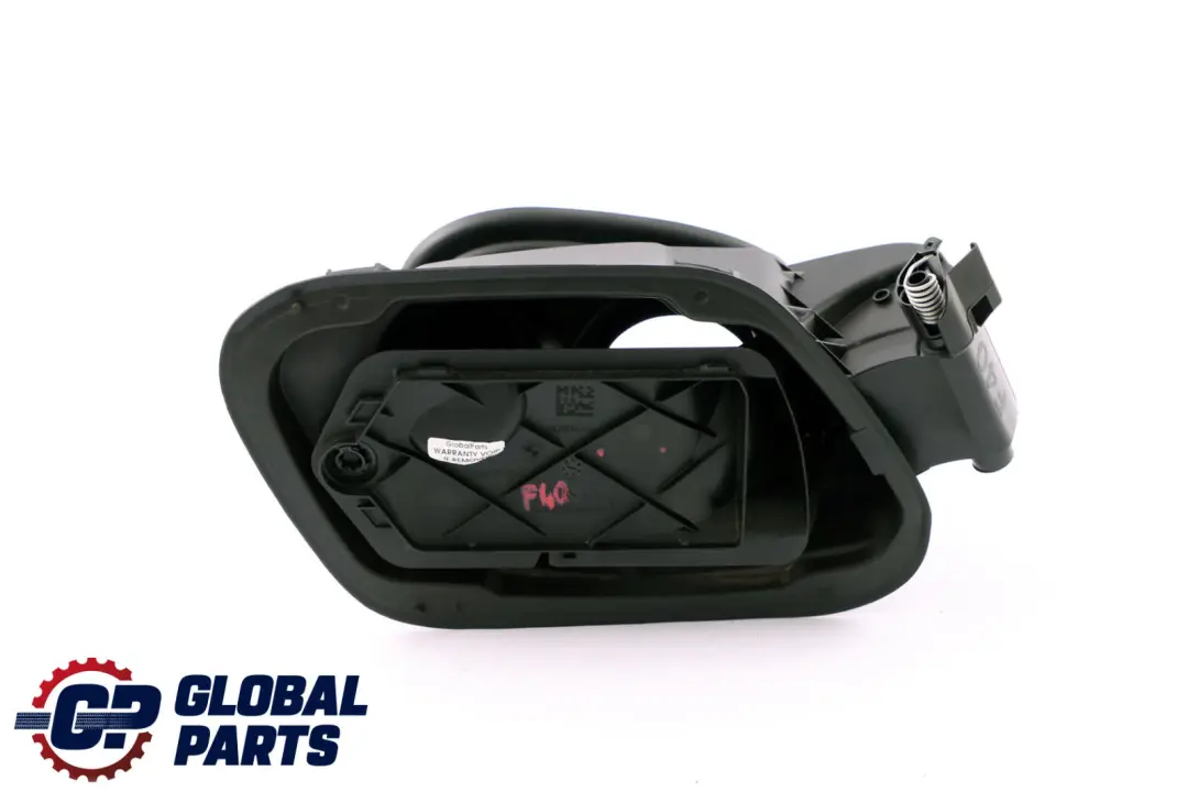 Coperchio Pot Riempimento Carburante Sportello per BMW F40 con numero di parte 7117982 BMW F40 Coperchio Pot Riempimento Carburante Sportello - SKU 7454411 - Numero di parte 7117982