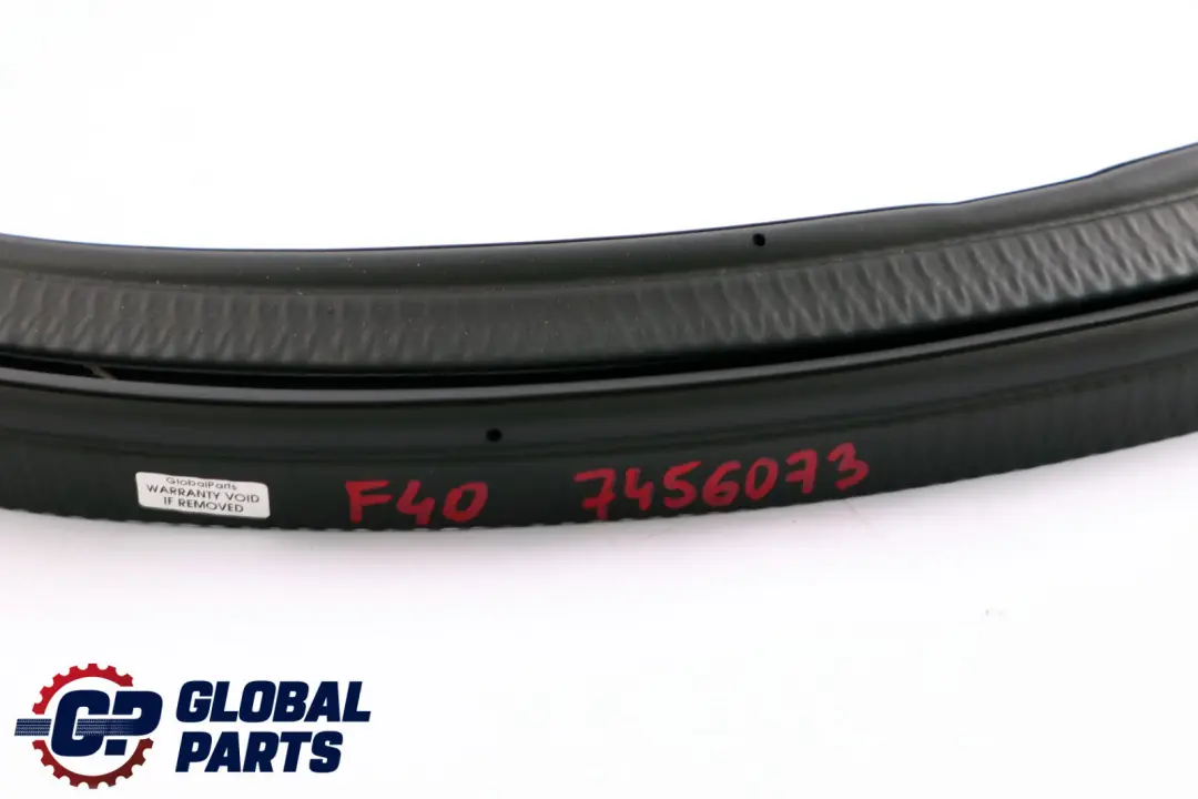 Junta Tapa Maletero 5176 para BMW F40 con número de pieza 7456073 BMW F40 Junta Tapa Maletero 5176 - SKU 7456073 - Número de pieza 7456073