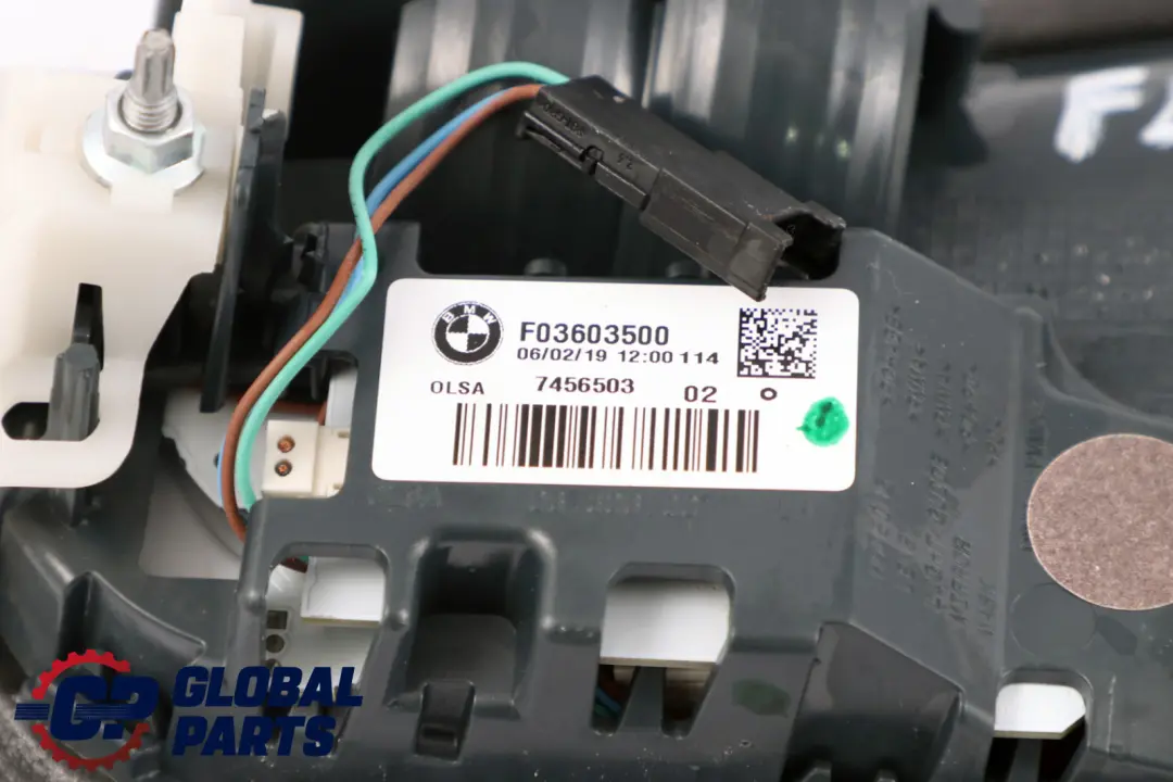 Luz Portón Trasero Trasero Izquierdo Black Line para BMW F20 F21 LCI con número de pieza 7456503 BMW F20 F21 LCI Luz Portón Trasero Trasero Izquierdo Black Line - SKU 7456503 - Número de pieza 7456503