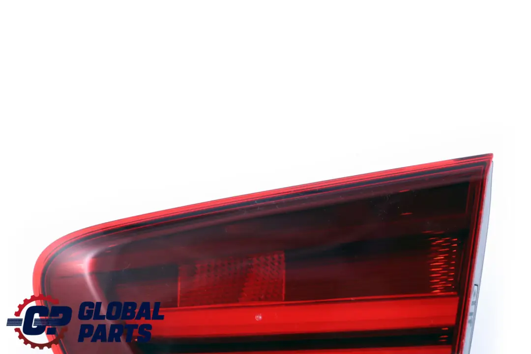 Luz Portón Trasero Derecho Línea Negra para BMW F20 F21 LCI con número de pieza 7456504 BMW F20 F21 LCI Luz Portón Trasero Derecho Línea Negra - SKU 7456504 - Número de pieza 7456504
