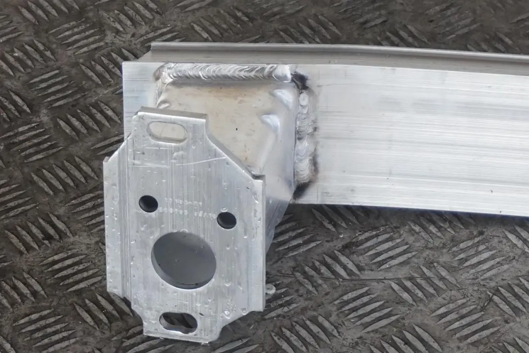 Parachoques Trasero Soporte Choque Barra Refuerzo para BMW F40 con número de pieza 7462338 BMW F40 Parachoques Trasero Soporte Choque Barra Refuerzo - SKU 7462338 - Número de pieza 7462338