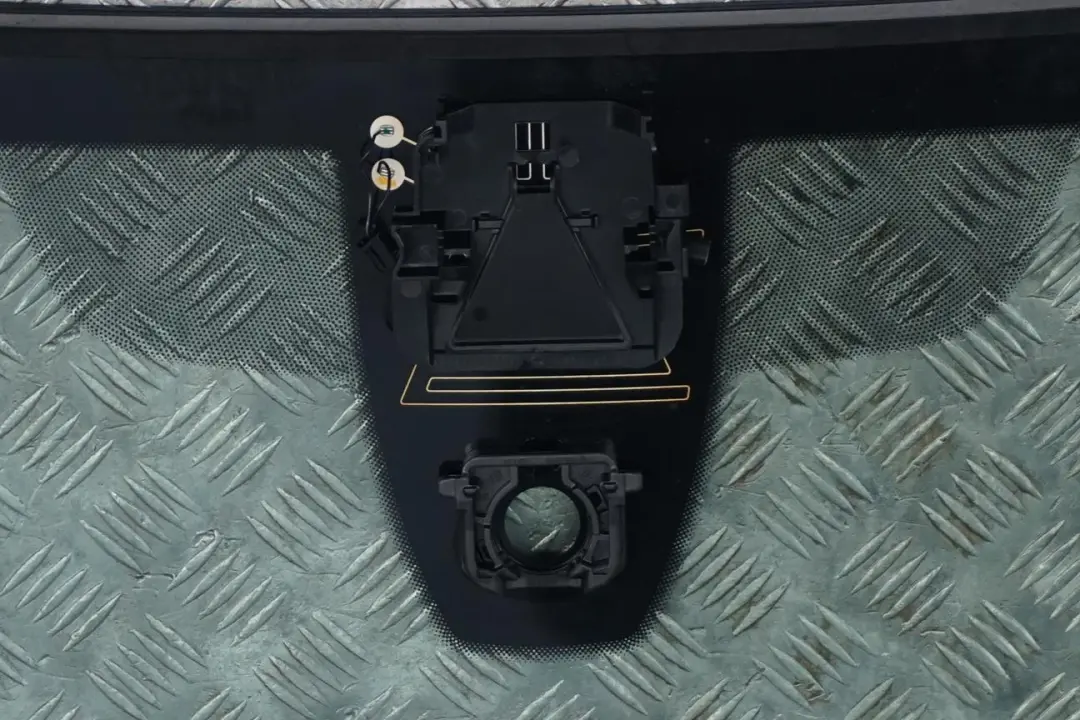 Front Window Windscreen Glass AS1 Green to BMW 1 Series F40 with Part number 7463722 BMW 1 Series F40 Front Window Windscreen Glass AS1 Green - SKU 7463722 - Part number 7463722