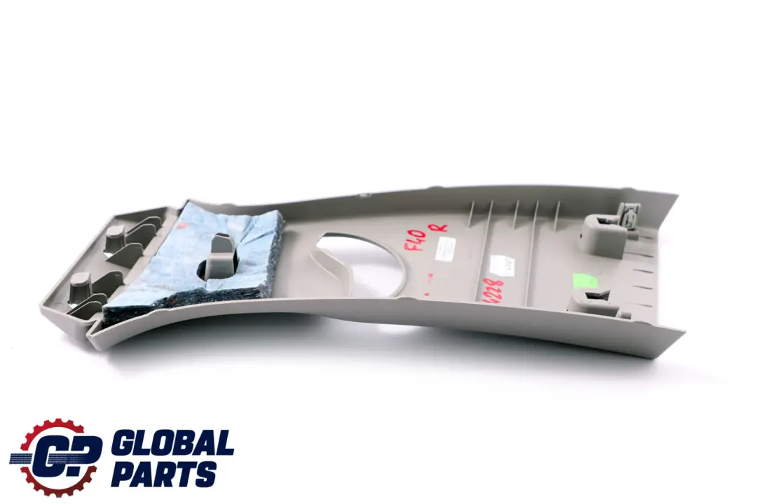 Tapa Columna B Pilar Superior Derecha Gris 7444552 para BMW F40 con número de pieza 7464228 BMW F40 Tapa Columna B Pilar Superior Derecha Gris 7444552 - SKU 7464228 - Número de pieza 7464228