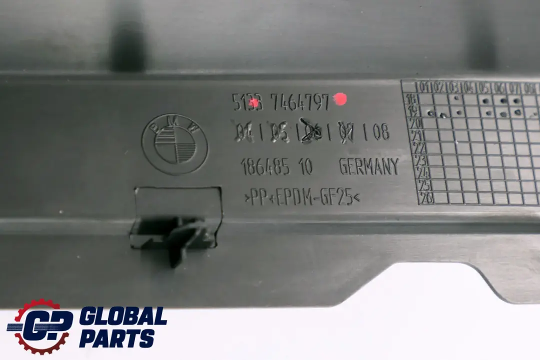 BMW F40 Cubierta Marco Ventana Trim Anti Trampa Puerta Trasera Izquierda - SKU 7464797 - Número de pieza 7464797