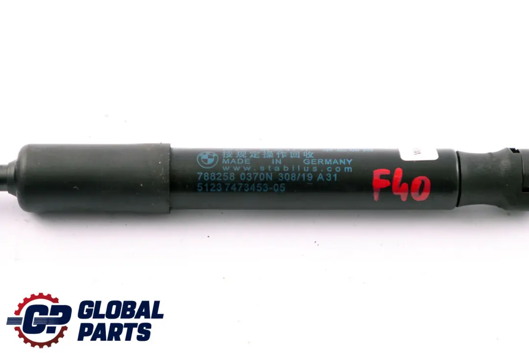 Coperchio vano motore con puntone riempito di gas per BMW F40 con numero di parte 7473453 BMW F40 Coperchio vano motore con puntone riempito di gas - SKU 7473453 - Numero di parte 7473453