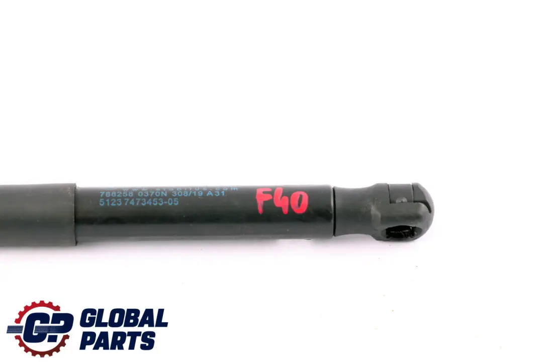 Couvercle du compartiment moteur avec jambe de force remplie gaz pour BMW F40 à propos du numéro de pièce 7473453 BMW F40 Couvercle du compartiment moteur avec jambe de force remplie gaz - SKU 7473453 - Numéro de pièce 7473453