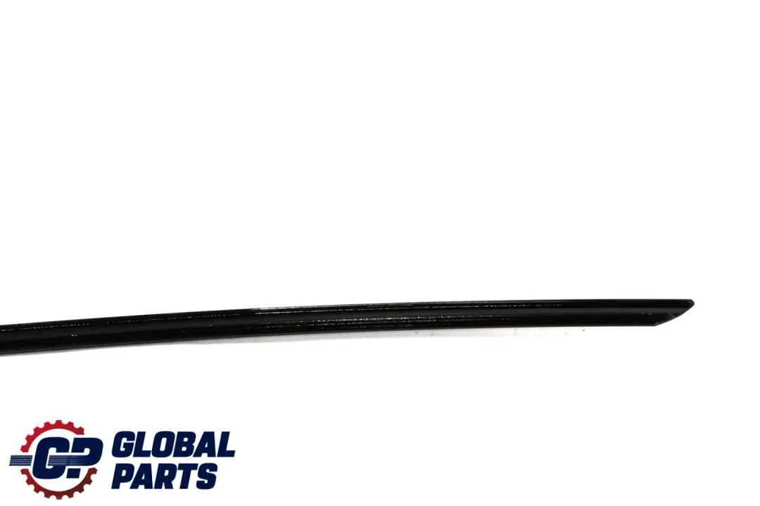 Puerta Ventana Marco Cubierta Alto Brillo Delantero Izquierdo para BMW F40 con número de pieza 7473993 BMW F40 Puerta Ventana Marco Cubierta Alto Brillo Delantero Izquierdo - SKU 7473993 - Número de pieza 7473993