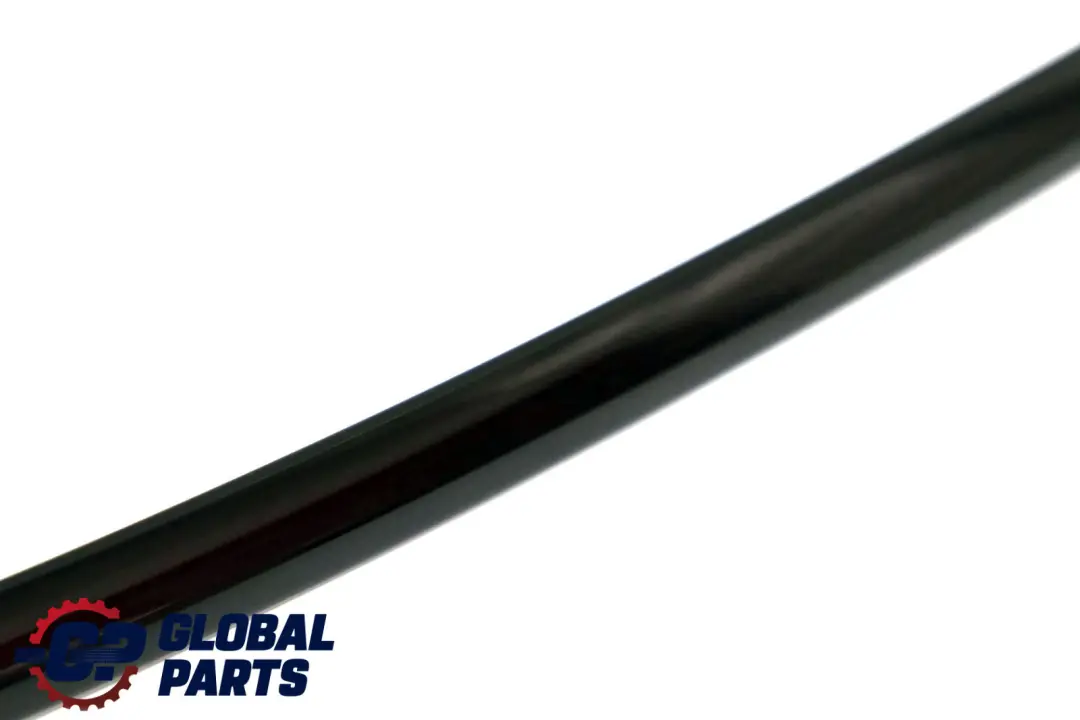 Puerta Ventana Marco Cubierta Alto Brillo Delantero Izquierdo para BMW F40 con número de pieza 7473993 BMW F40 Puerta Ventana Marco Cubierta Alto Brillo Delantero Izquierdo - SKU 7473993 - Número de pieza 7473993