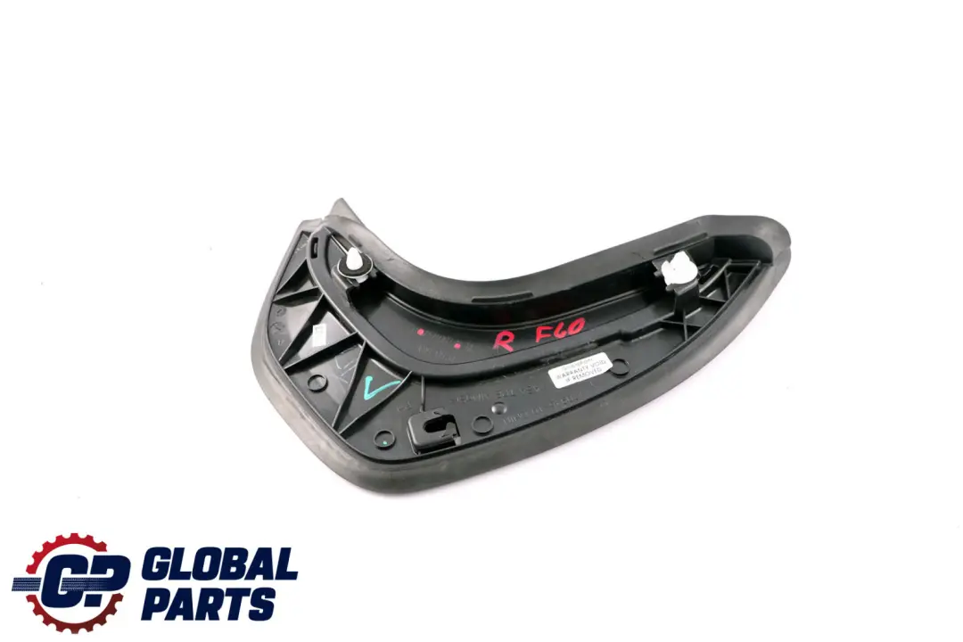 Tapa Columna C Derecha Shadowline para BMW F40 con número de pieza 7474002 BMW F40 Tapa Columna C Derecha Shadowline - SKU 7474002 - Número de pieza 7474002