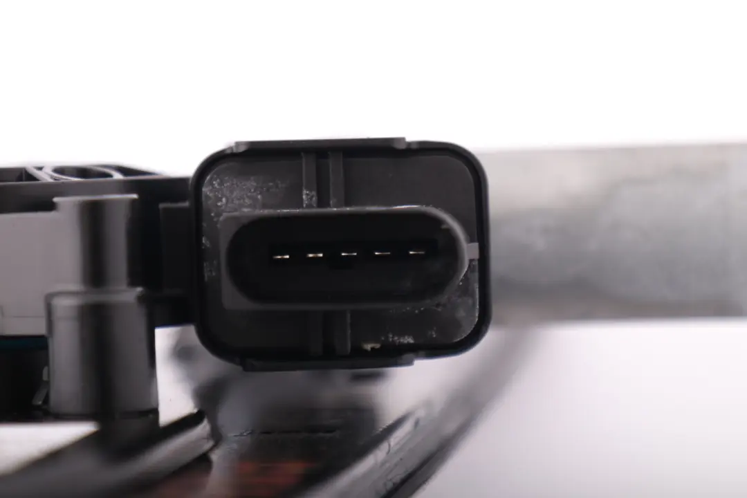 Lève-vitre arrière droit 7320282 pour Mini Cooper One F55 à propos du numéro de pièce 7490208 Mini Cooper One F55 Lève-vitre arrière droit 7320282 - SKU 7490208 - Numéro de pièce 7490208