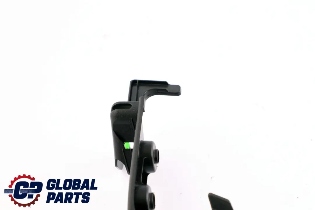 Cache Panneau Ceinture Arrière Gauche Noir pour BMW F40 à propos du numéro de pièce 7492475 BMW F40 Cache Panneau Ceinture Arrière Gauche Noir - SKU 7492475 - Numéro de pièce 7492475