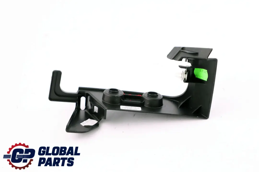 Cubierta Panel Bandeja Cinturón Trasero Derecho Negro para BMW F40 con número de pieza 7492476 BMW F40 Cubierta Panel Bandeja Cinturón Trasero Derecho Negro - SKU 7492476 - Número de pieza 7492476