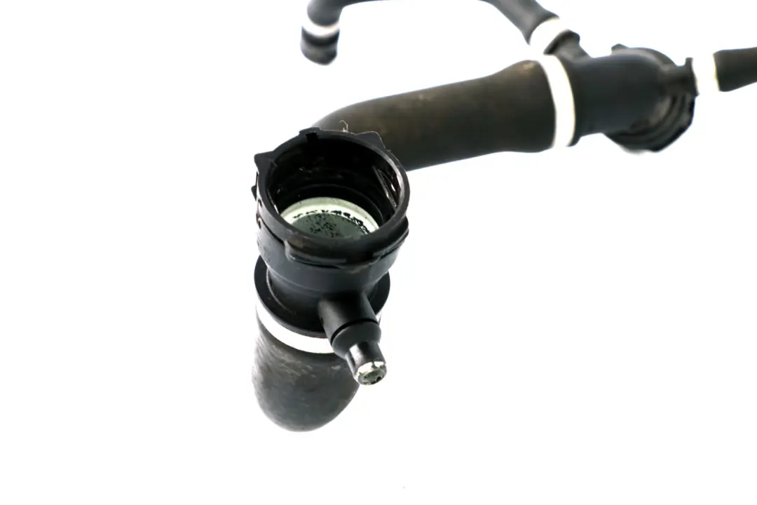 4.4i M62 Tuyau D'Eau pour BMW X5 Serie E53 à propos du numéro de pièce 7500746 BMW X5 Serie E53 4.4i M62 Tuyau D'Eau - SKU 7500746 - Numéro de pièce 7500746