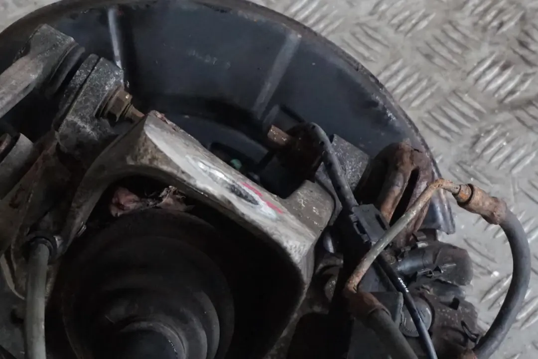 BMW X5 Series E53 3.0d M57N Rear Right O/S Suspension Leg Axle Carrier Brake - SKU 7500916-3 - Part number 7500916