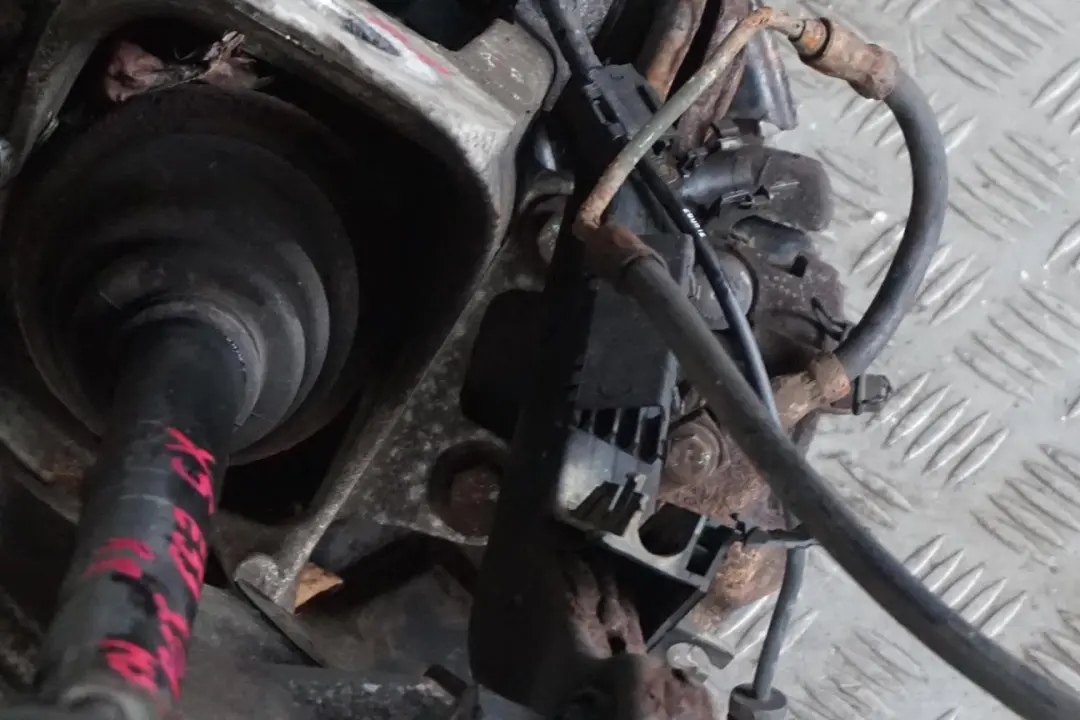 M57N Rear Right O/S Suspension Leg Axle Carrier Brake to BMW X5 Series E53 3.0d with Part number 7500916 BMW X5 Series E53 3.0d M57N Rear Right O/S Suspension Leg Axle Carrier Brake - SKU 7500916-3 - Part number 7500916