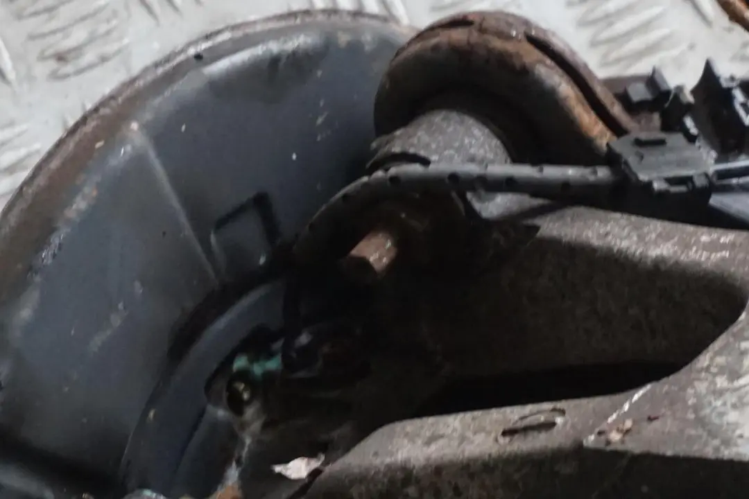 BMW E53 X5 3.0d M57N Zwrotnica półoś prawa 218HP - SKU 7500916-3 - Numer Części 7500916