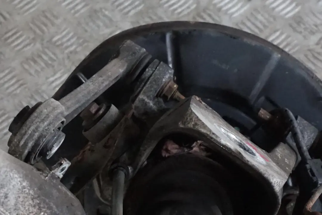 BMW X5 Series E53 3.0d M57N Rear Right O/S Suspension Leg Axle Carrier Brake - SKU 7500916-3 - Part number 7500916