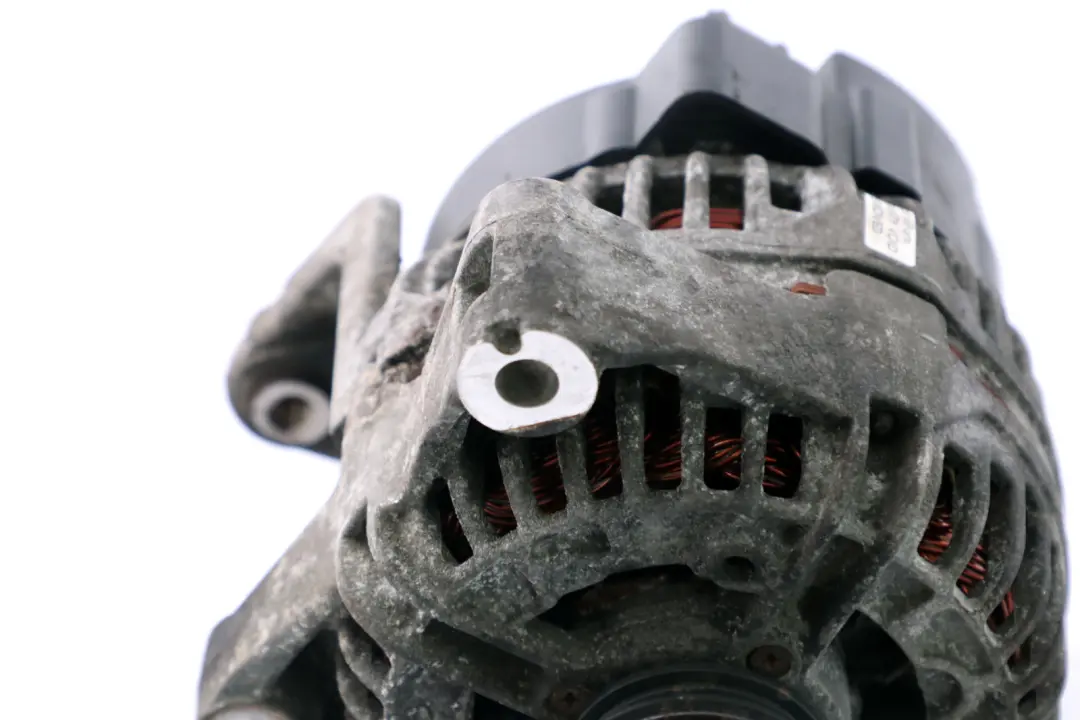 Alternator Bosch 120A do BMW E38 E39 E46 E53 o numerze 7501690 BMW E38 E39 E46 E53 Alternator Bosch 120A - SKU 7501690 - Numer Części 7501690