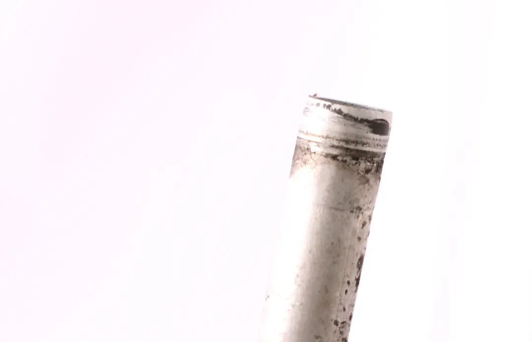 N62 Calentador Bomba Agua Tubo Retorno Gasolina para BMW E60 E61 con número de pieza 7502793 BMW E60 E61 N62 Calentador Bomba Agua Tubo Retorno Gasolina - SKU 7502793 - Número de pieza 7502793