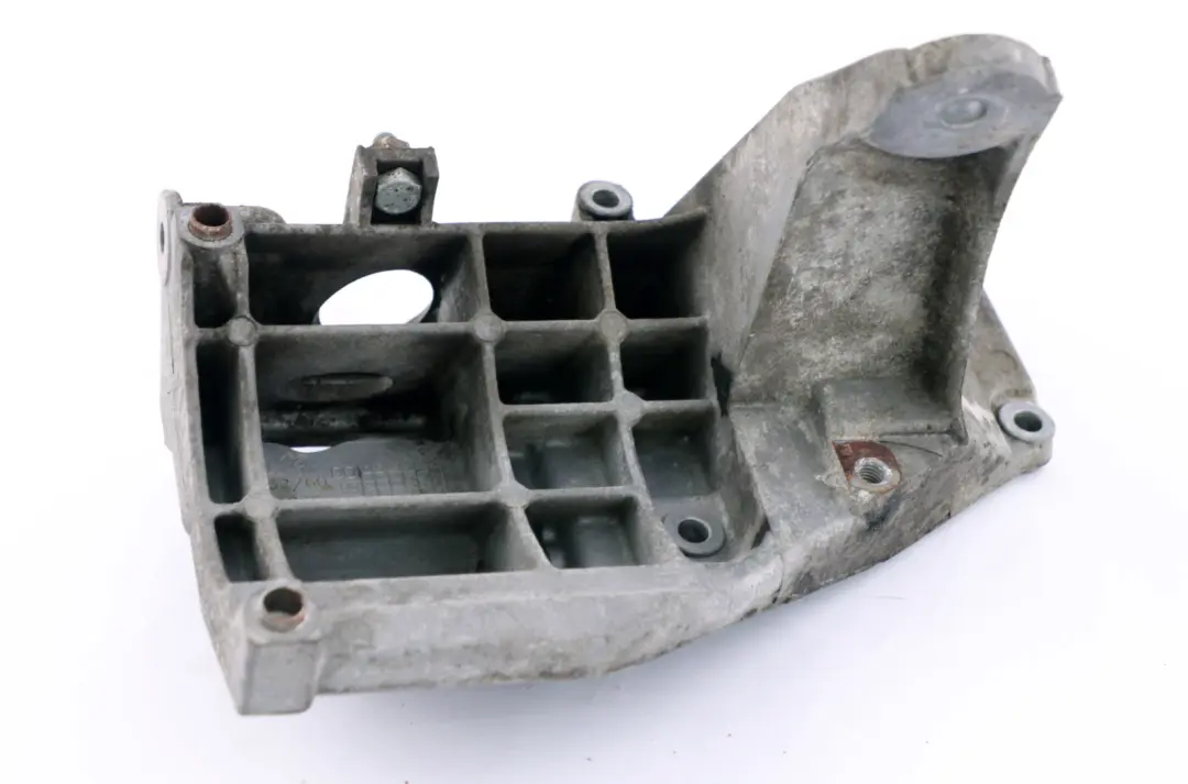 Klima Kompressor Motor BMW X5 E53 M62 Halterung 7503463 für mit Teilenummer 7503477 Klima Kompressor Motor BMW X5 E53 M62 Halterung 7503463 - SKU 7503477 - Teilenummer 7503477