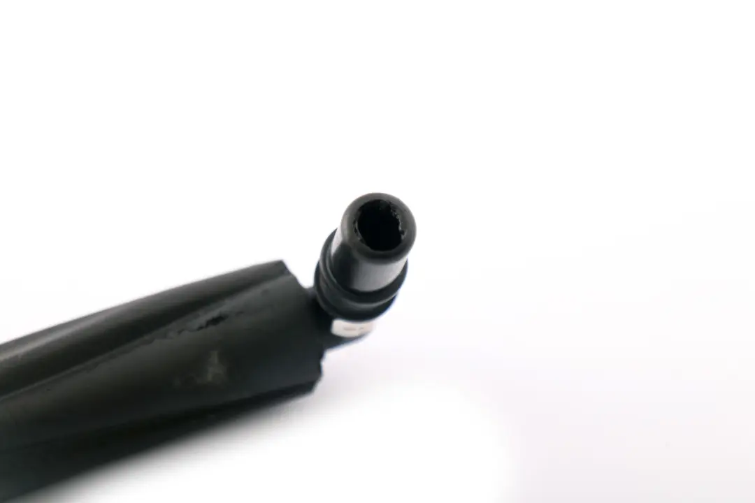 Fila E83 E87 E90 E91 Tubo di Sfiato Benzina N46 per BMW X3 Z4 con numero di parte 7503524 BMW X3 Z4 Fila E83 E87 E90 E91 Tubo di Sfiato Benzina N46 - SKU 7503524 - Numero di parte 7503524