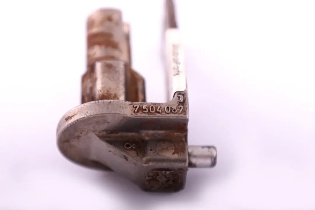 N62 Valve Train Spring Support to BMW 7 Series E65 E66 735i 745i Petrol with Part number 7504087 BMW 7 Series E65 E66 735i 745i Petrol N62 Valve Train Spring Support - SKU 7504087 - Part number 7504087