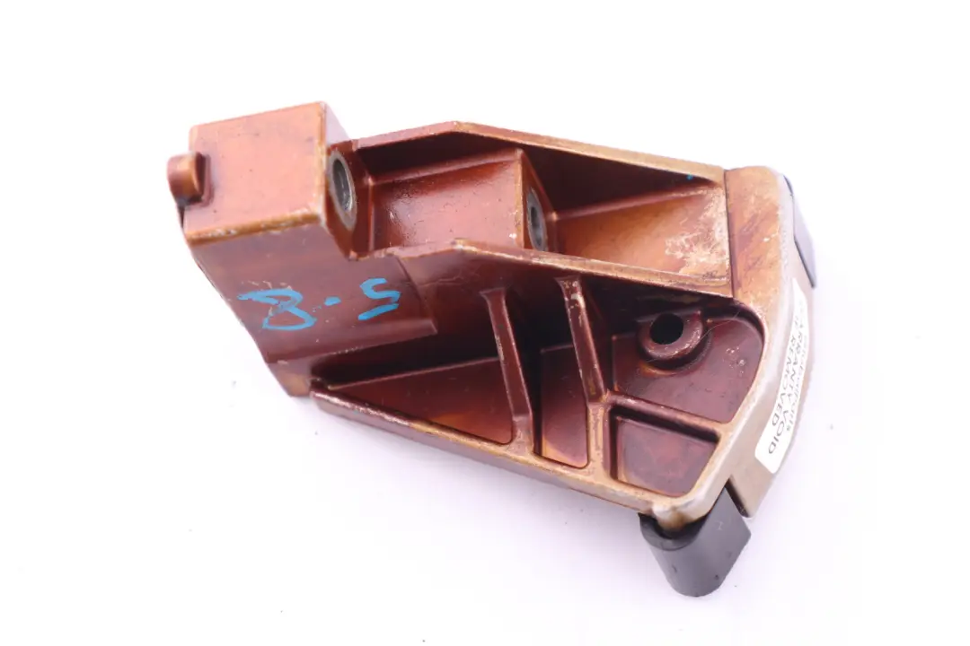 Timing Chain Guide Rail Bracket to BMW 5 6 7 X5 Series E60 E61 E63 E65 E53 with Part number 7504473 BMW 5 6 7 X5 Series E60 E61 E63 E65 E53 Timing Chain Guide Rail Bracket - SKU 7504473 - Part number 7504473