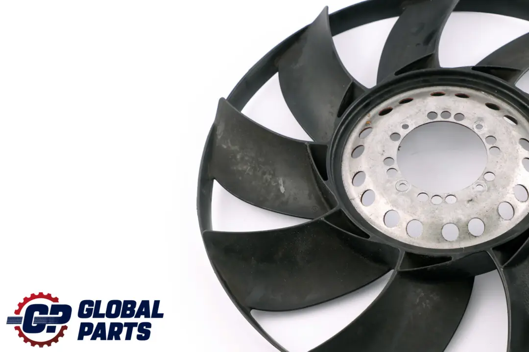 Wiatrak wentylator do BMW E53 X5 E65 E66 E67 o numerze 7504732 BMW E53 X5 E65 E66 E67 Wiatrak wentylator - SKU 7504732 - Numer Części 7504732