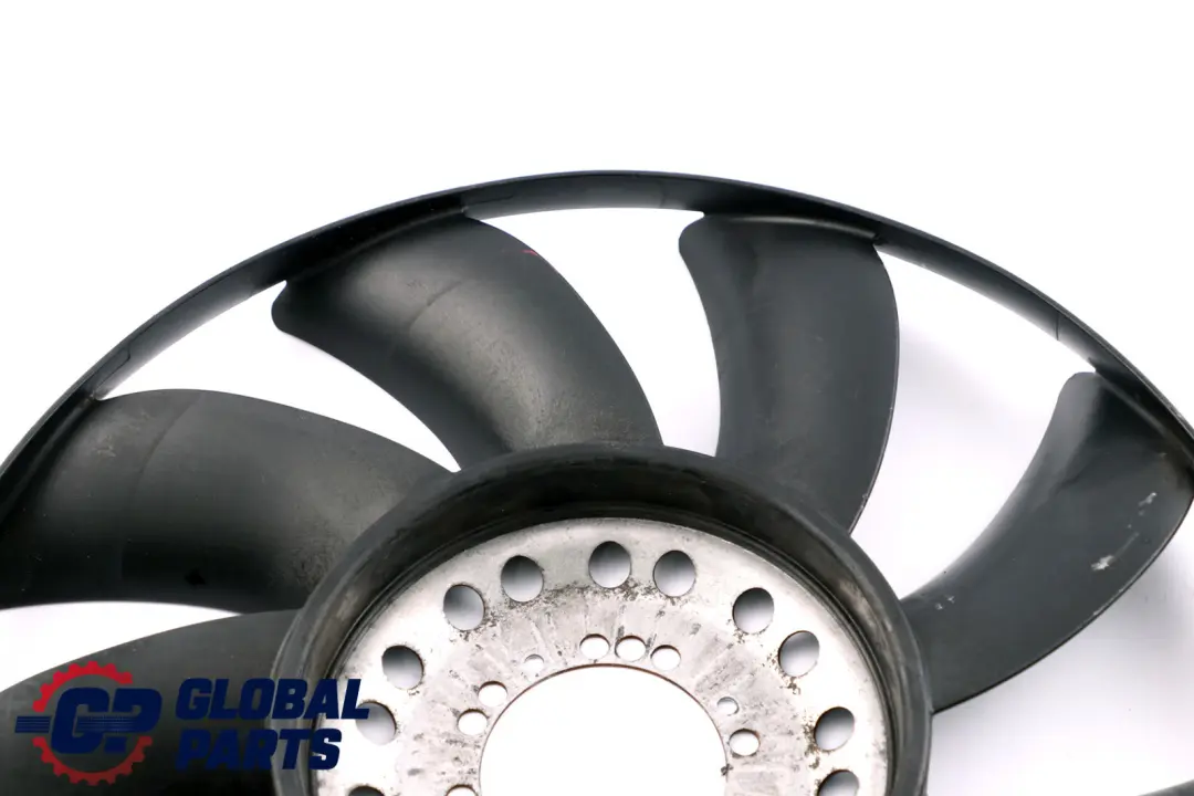 Wiatrak wentylator do BMW E53 X5 E65 E66 E67 o numerze 7504732 BMW E53 X5 E65 E66 E67 Wiatrak wentylator - SKU 7504732 - Numer Części 7504732